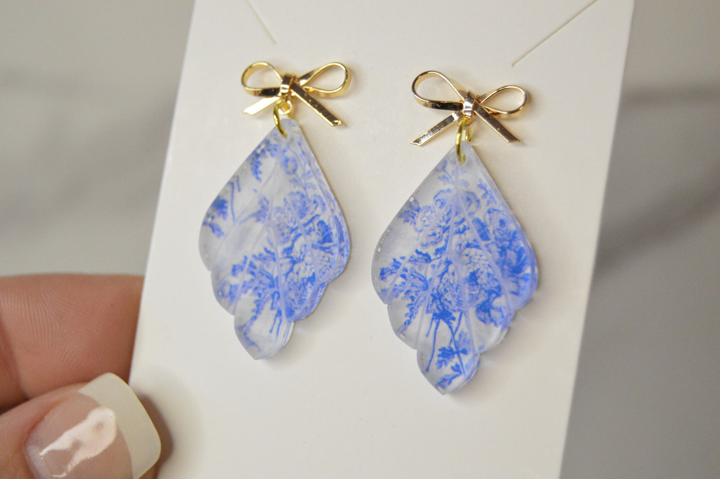 Blue Chinoiserie Scalloped Leaf Earrings - Acrylic