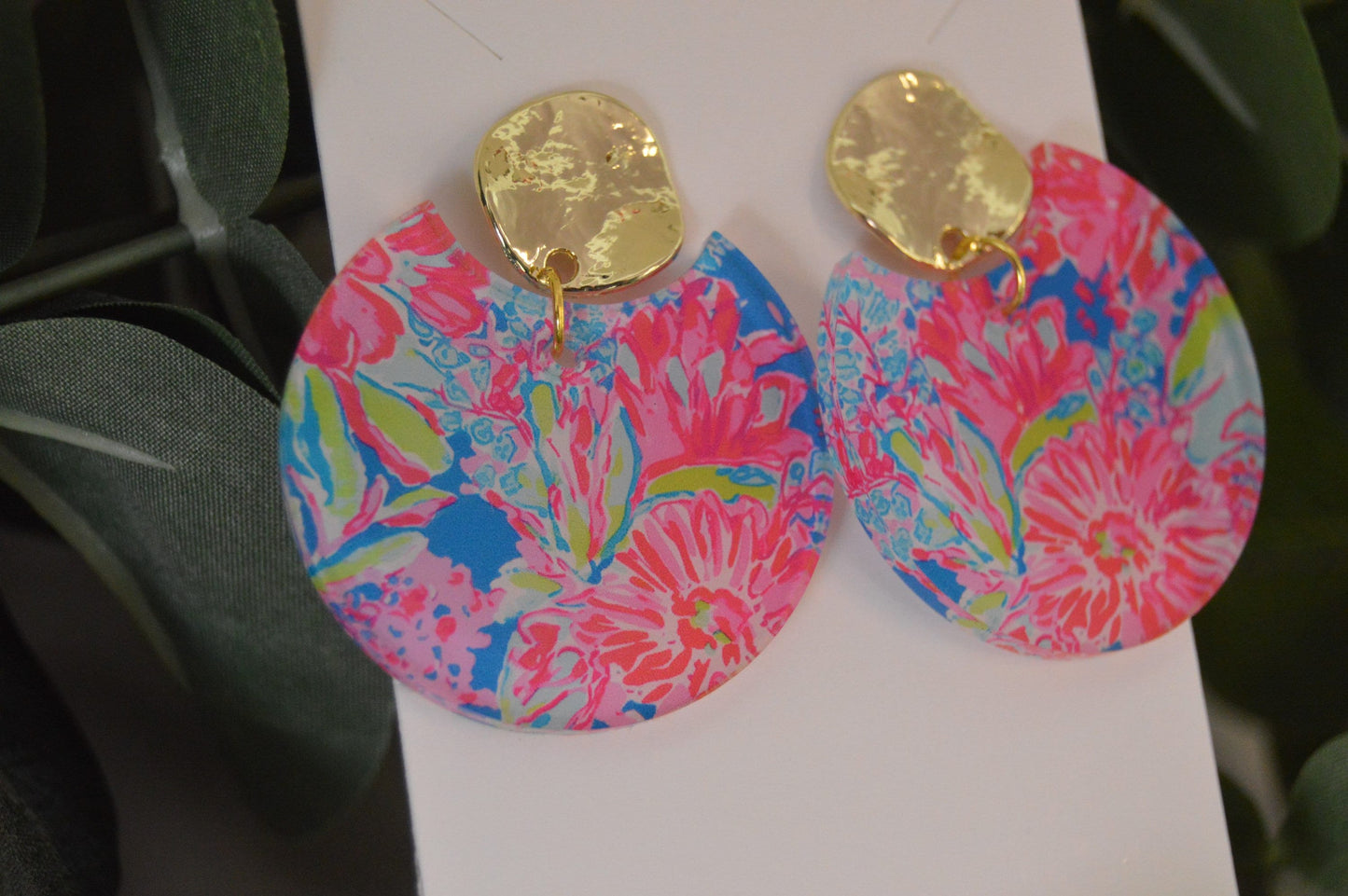 Preppy Round Cutout Earrings - Acrylic