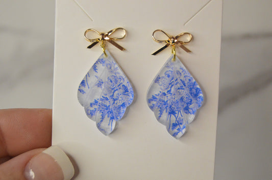 Blue Chinoiserie Scalloped Leaf Earrings - Acrylic